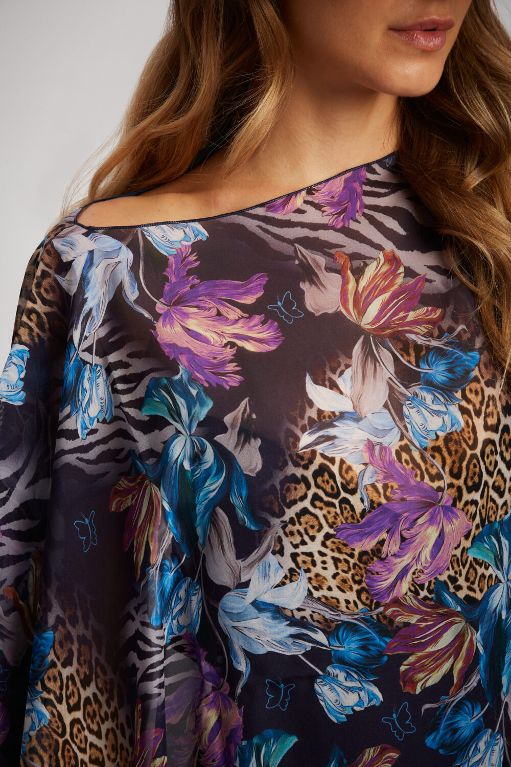 Poncho Chiffon Leopard Blu 100% Seta - immagine 2